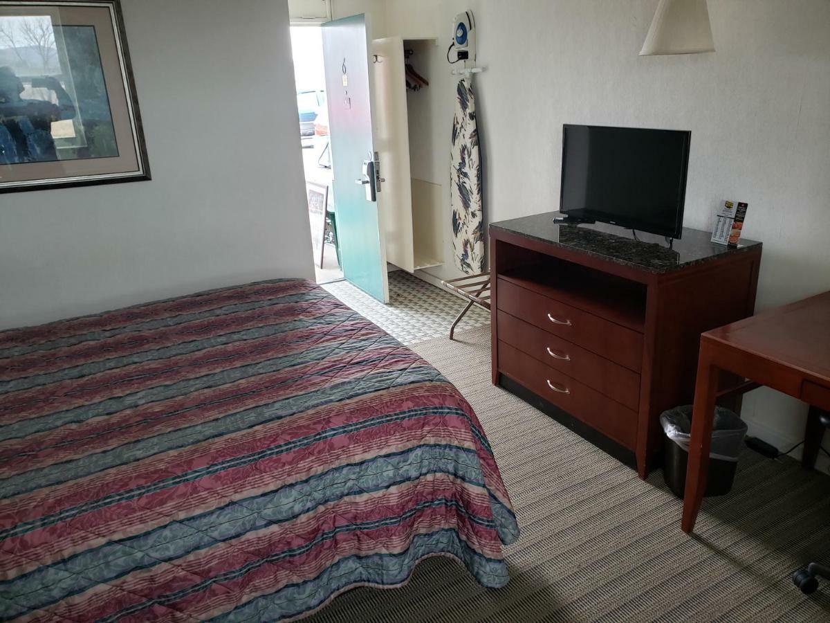 Huntingdon Motor Inn Екстериор снимка
