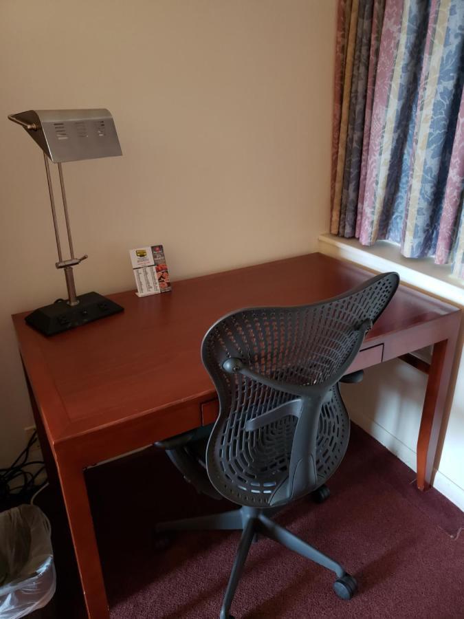 Huntingdon Motor Inn Екстериор снимка